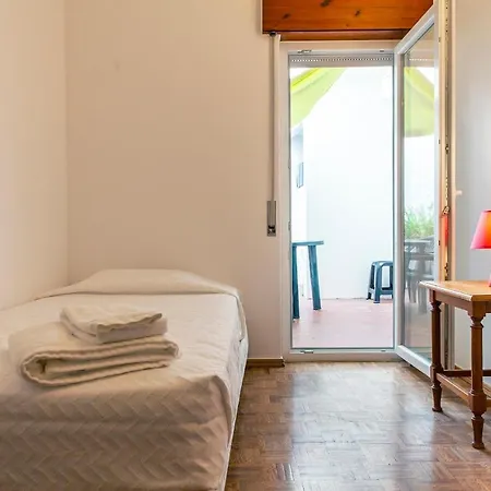 B58 - Rising Sun Holiday Place * Lagos